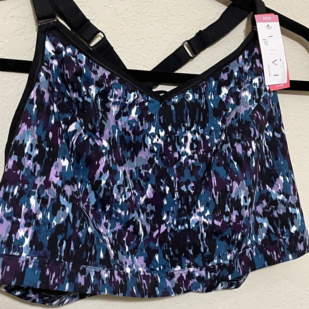 SHIPS TODAY NWT Lane Bryant (LIVI) wire free sports bra with strappy back